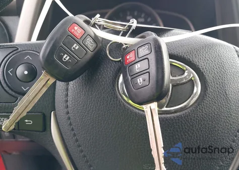 2015 Toyota Rav4 Xle z USA, uszkodzony, nr VIN JTMRFREVXFD111719